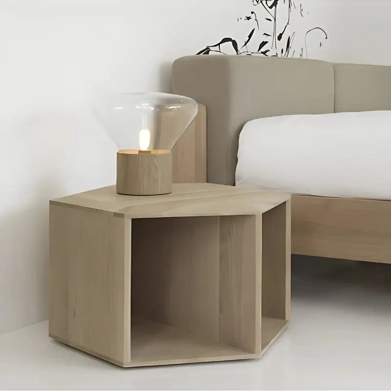 Design Géométrique et Intemporel – Table Hexa en Bois Naturel